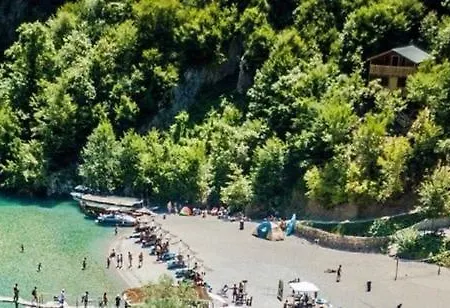 Park Blini Shala River Moll' e Shoshit Exterior foto