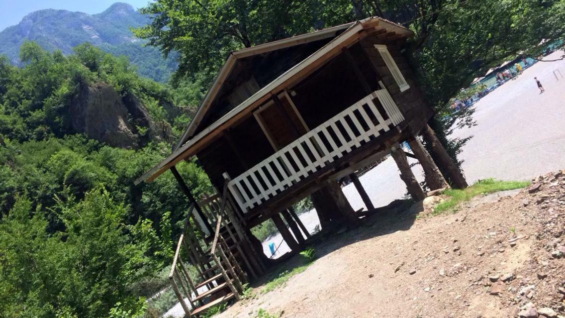 Gasthof Park Blini Shala River