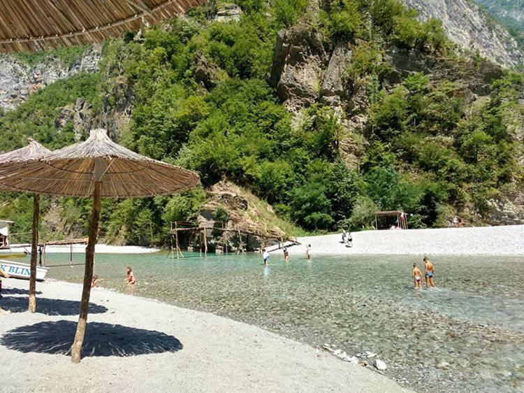 Gasthof Park Blini Shala River Moll' e Shoshit